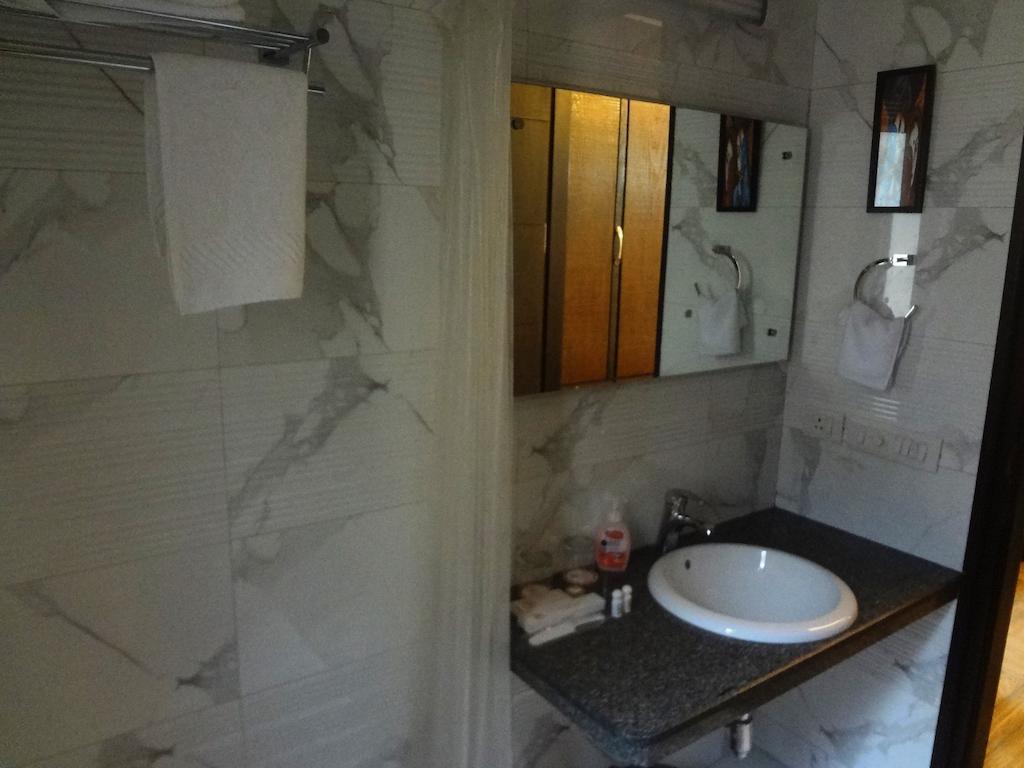 อาร์อาร์ เรสซิเดนซี Hotel เดลี ภายนอก รูปภาพ