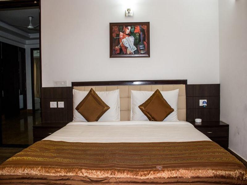 อาร์อาร์ เรสซิเดนซี Hotel เดลี ภายนอก รูปภาพ